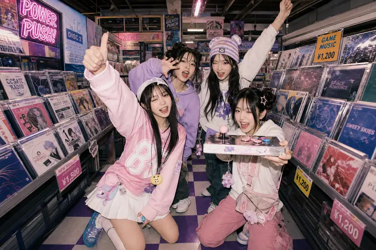 Y2K CD샵 친구들