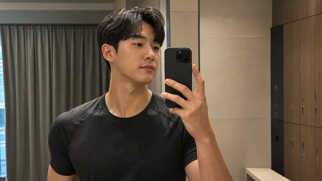 감각적인 거울 셀카