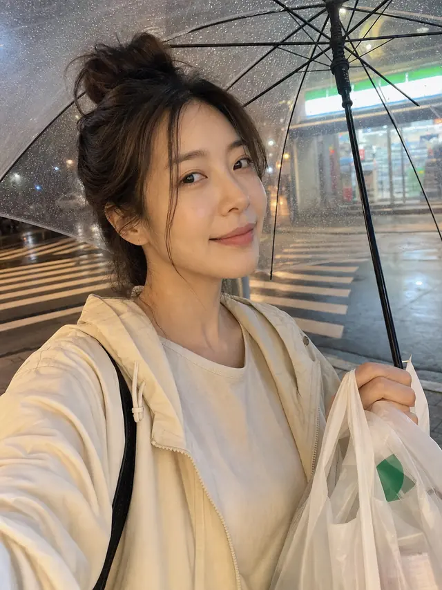 비 내리는 밤 도심 셀카