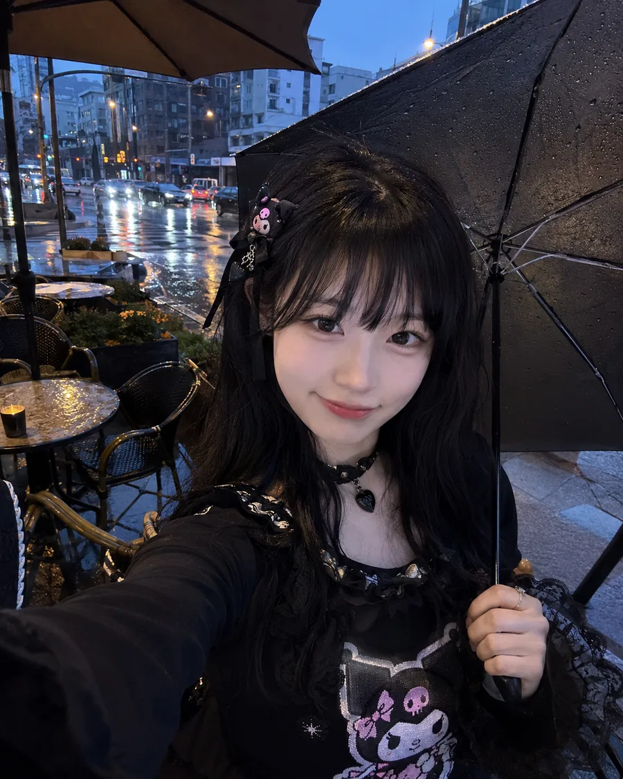 블루아워 빗속 셀카