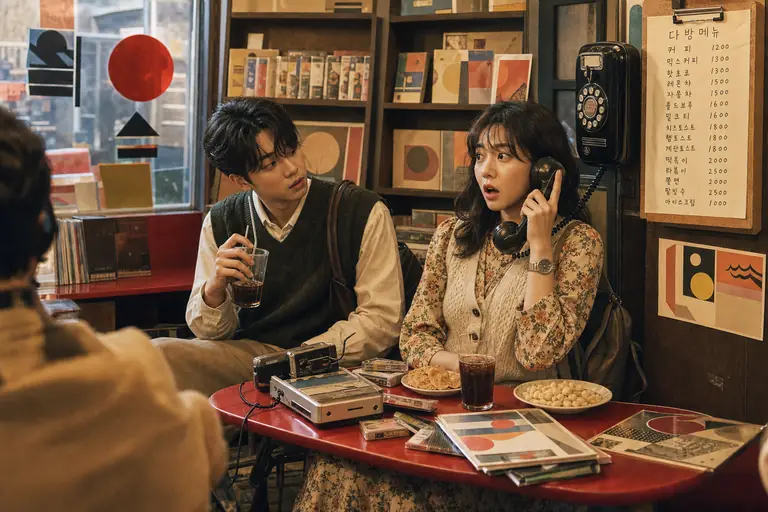 복고풍 레코드샵 데이트